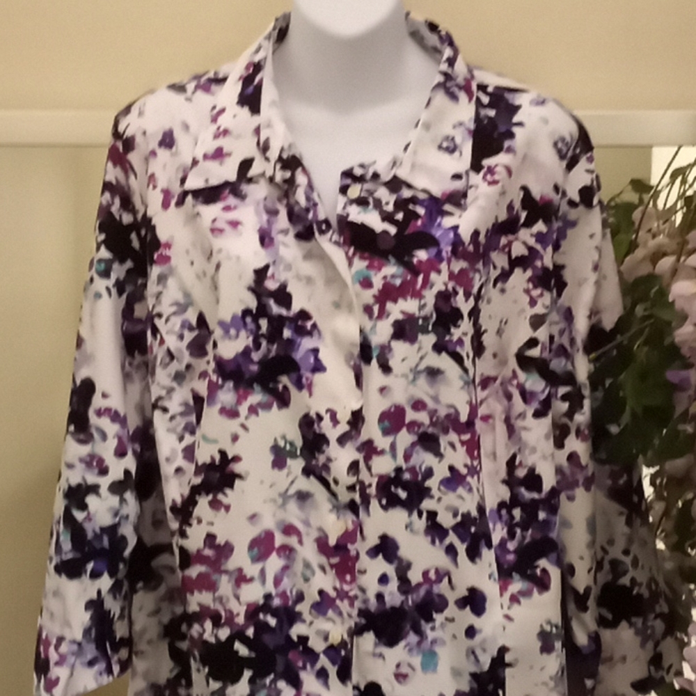 Apt.9. Floral  Button down top